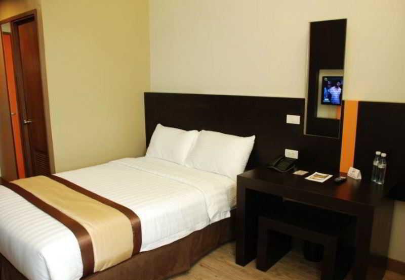 Cuarto Hotels Cebu Екстериор снимка