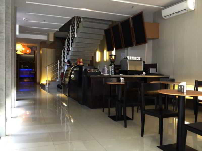 Cuarto Hotels Cebu Екстериор снимка