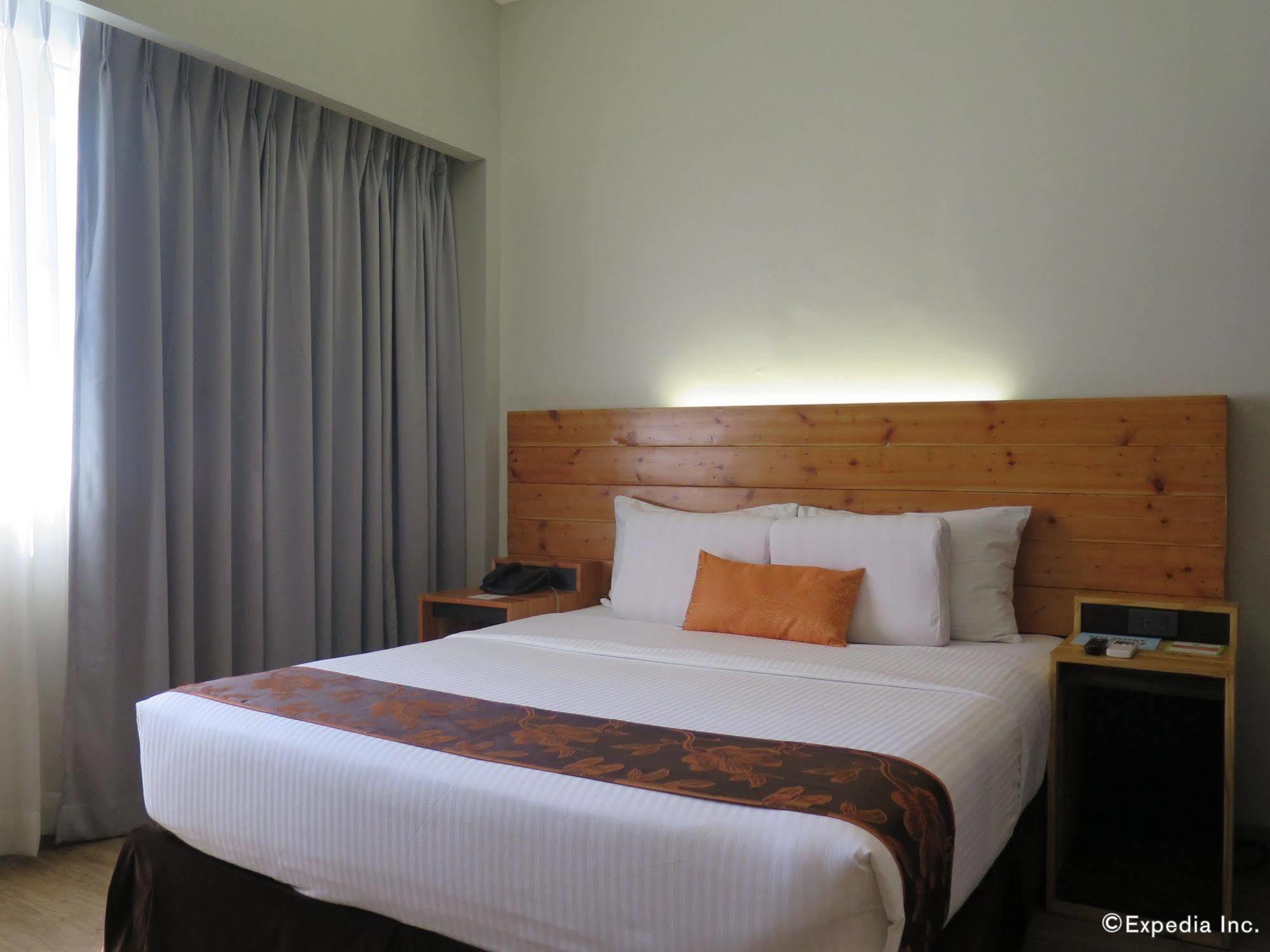 Cuarto Hotels Cebu Екстериор снимка